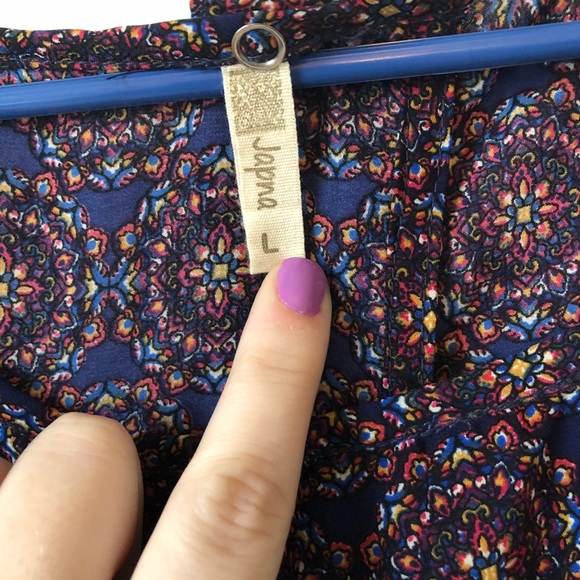 OPEN BACK blouse - Picture 3 of 3